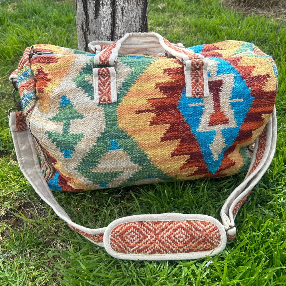 Bohemian Western Weekender Red/Orange Geometric Travel Bag NWT - Picture 9 of 13
